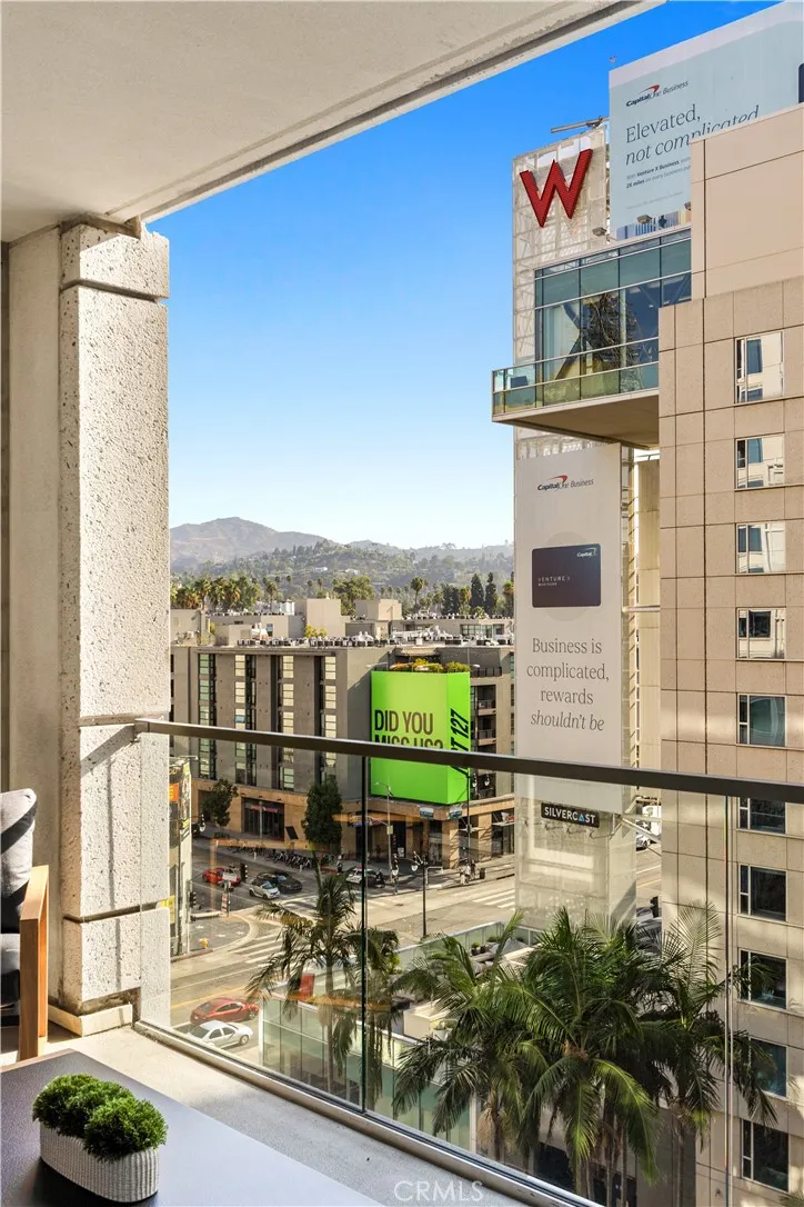6250 Hollywood Blvd 8D Los Angeles, CA 90028