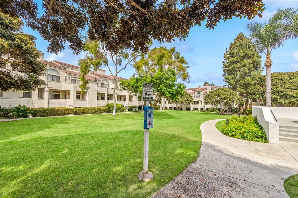 5071 Dorado Drive #106 Huntington Beach, CA 92649