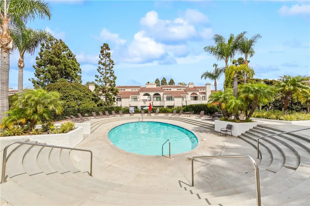 5071 Dorado Drive #106 Huntington Beach, CA 92649