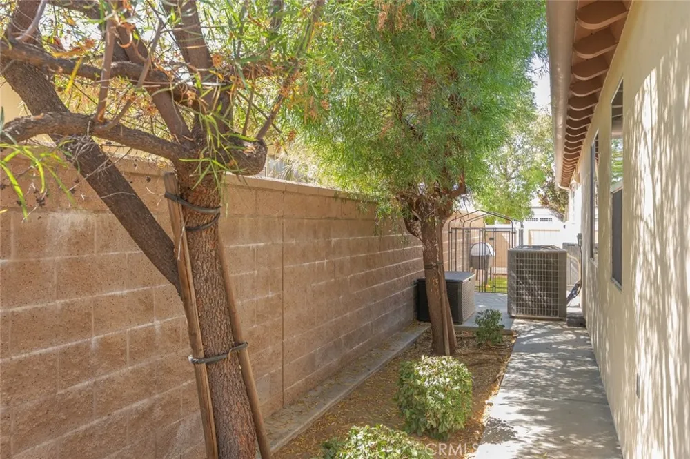 163 Tradition Court Calimesa, CA 92320