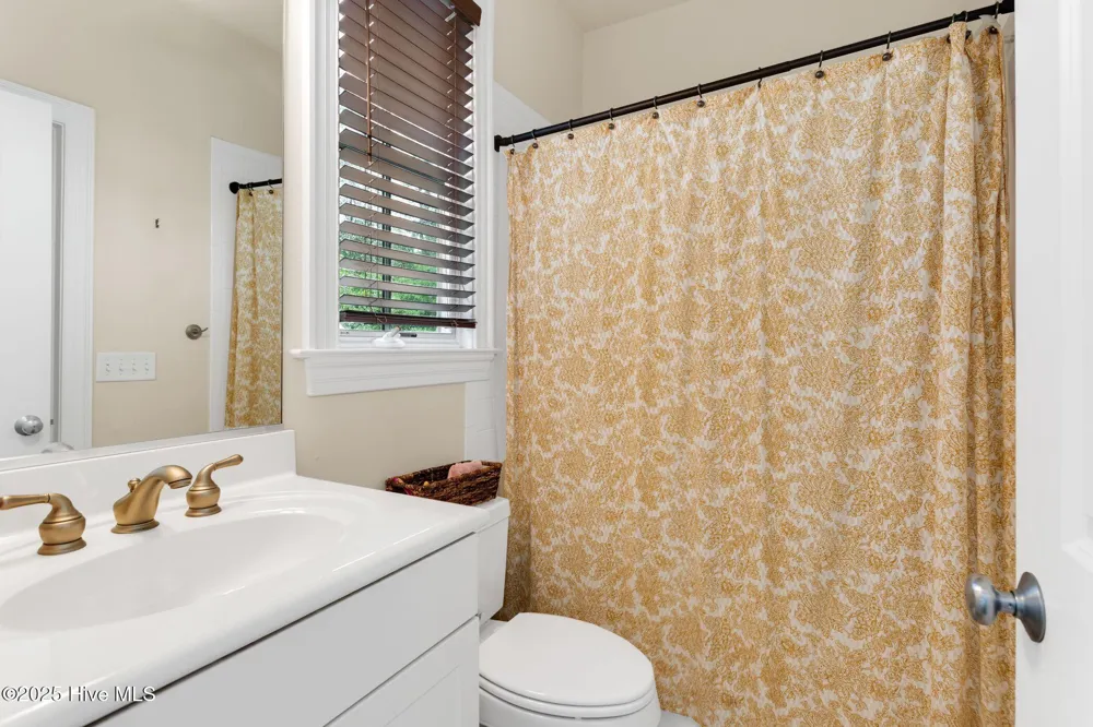 6413 Chalfont Circle Wilmington, NC 28405