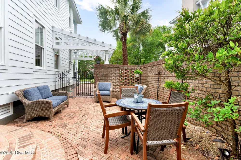 6413 Chalfont Circle Wilmington, NC 28405