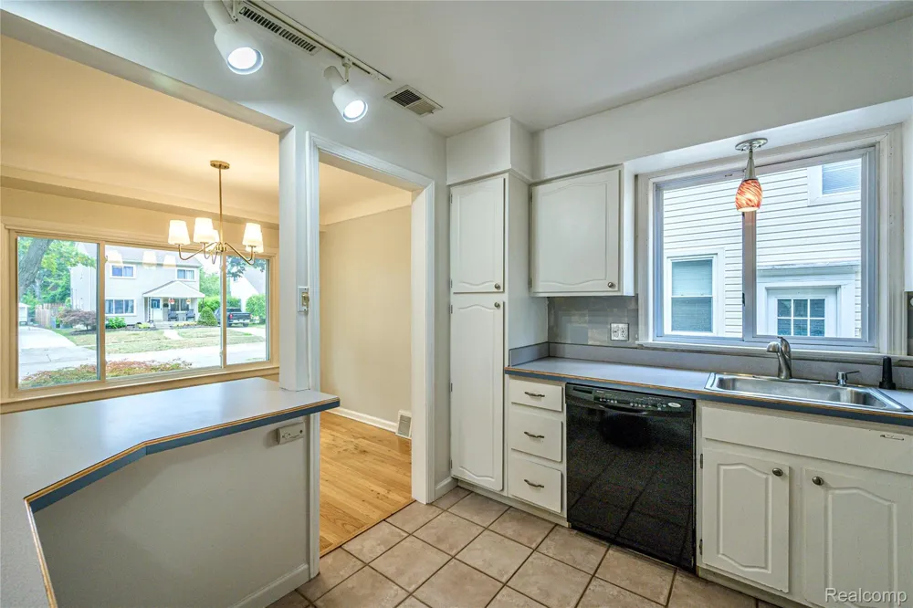 505 S Minerva Avenue Royal Oak City, MI 48067