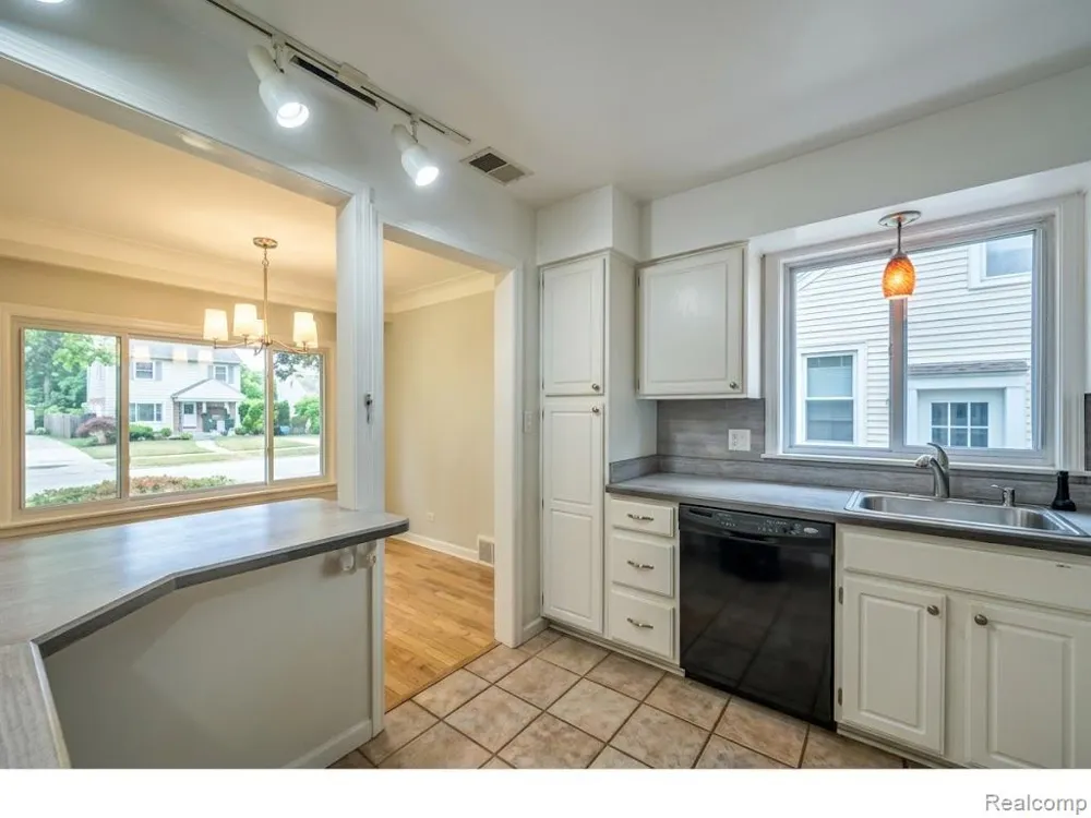 505 S Minerva Avenue Royal Oak City, MI 48067