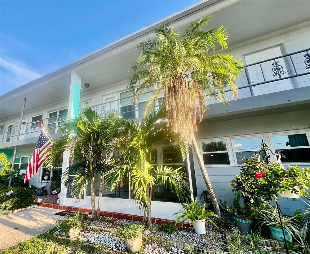 5820 43RD TERRACE TERRACE #1404 Kenneth City, FL 33709