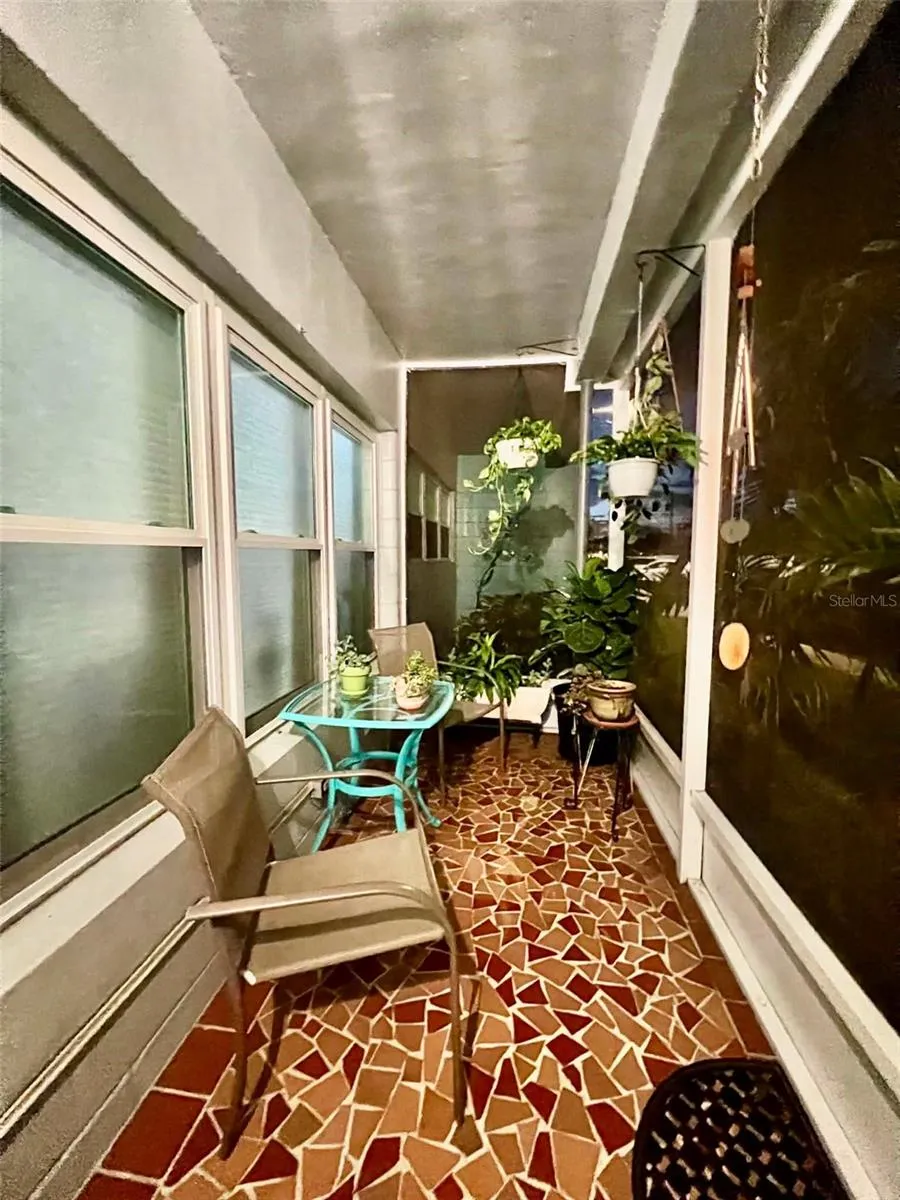 5820 43RD TERRACE TERRACE #1404 Kenneth City, FL 33709
