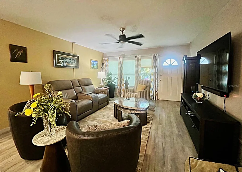 5820 43RD TERRACE TERRACE #1404 Kenneth City, FL 33709