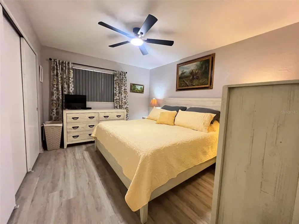 5820 43RD TERRACE TERRACE #1404 Kenneth City, FL 33709