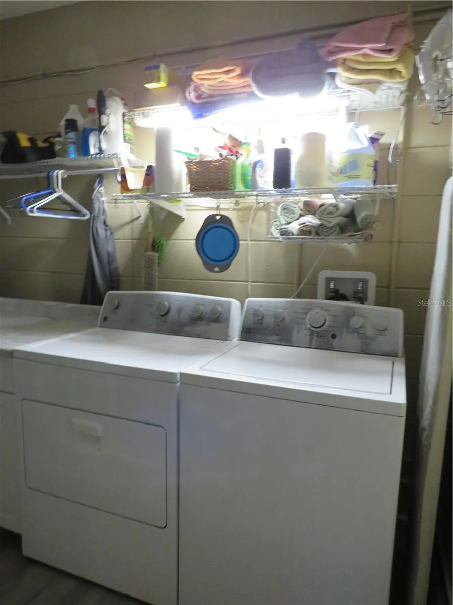 5820 43RD TERRACE TERRACE #1404 Kenneth City, FL 33709