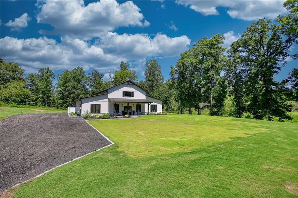 1321 Aqua Rd Madison, GA 30650