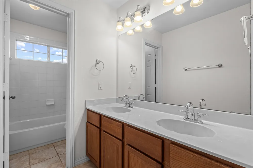 7513 Kallan Drive Rowlett, TX 75089