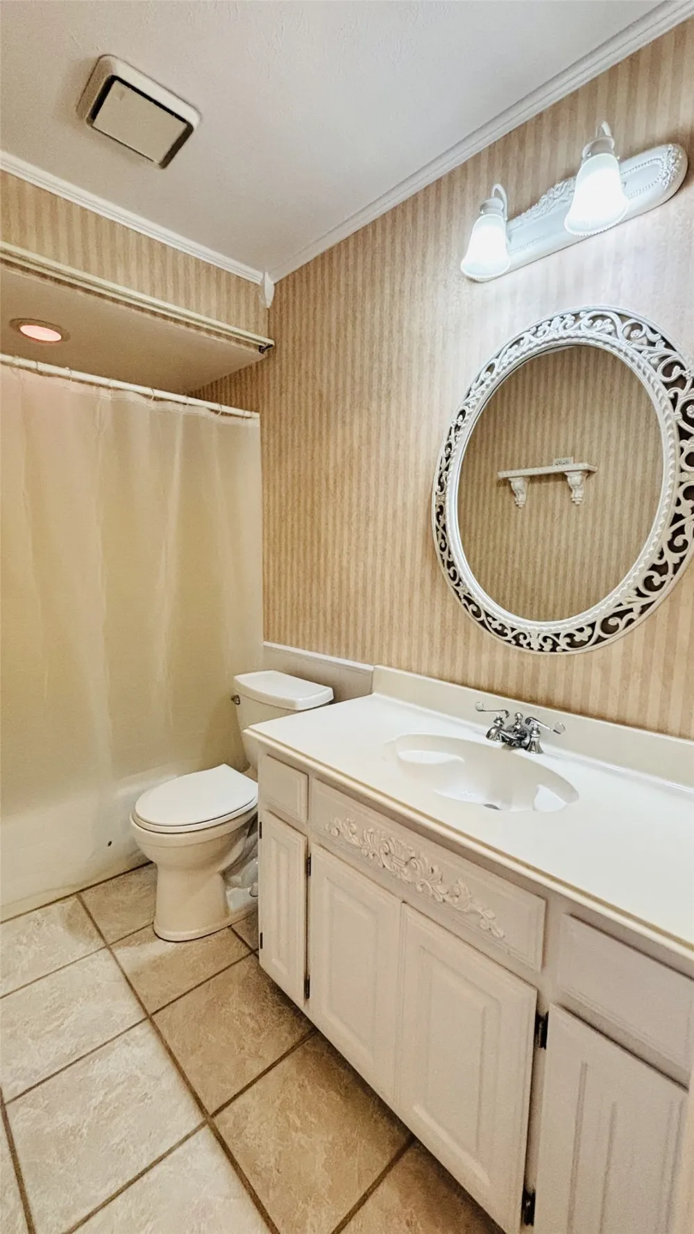 4019 Rive Lane Addison, TX 75001