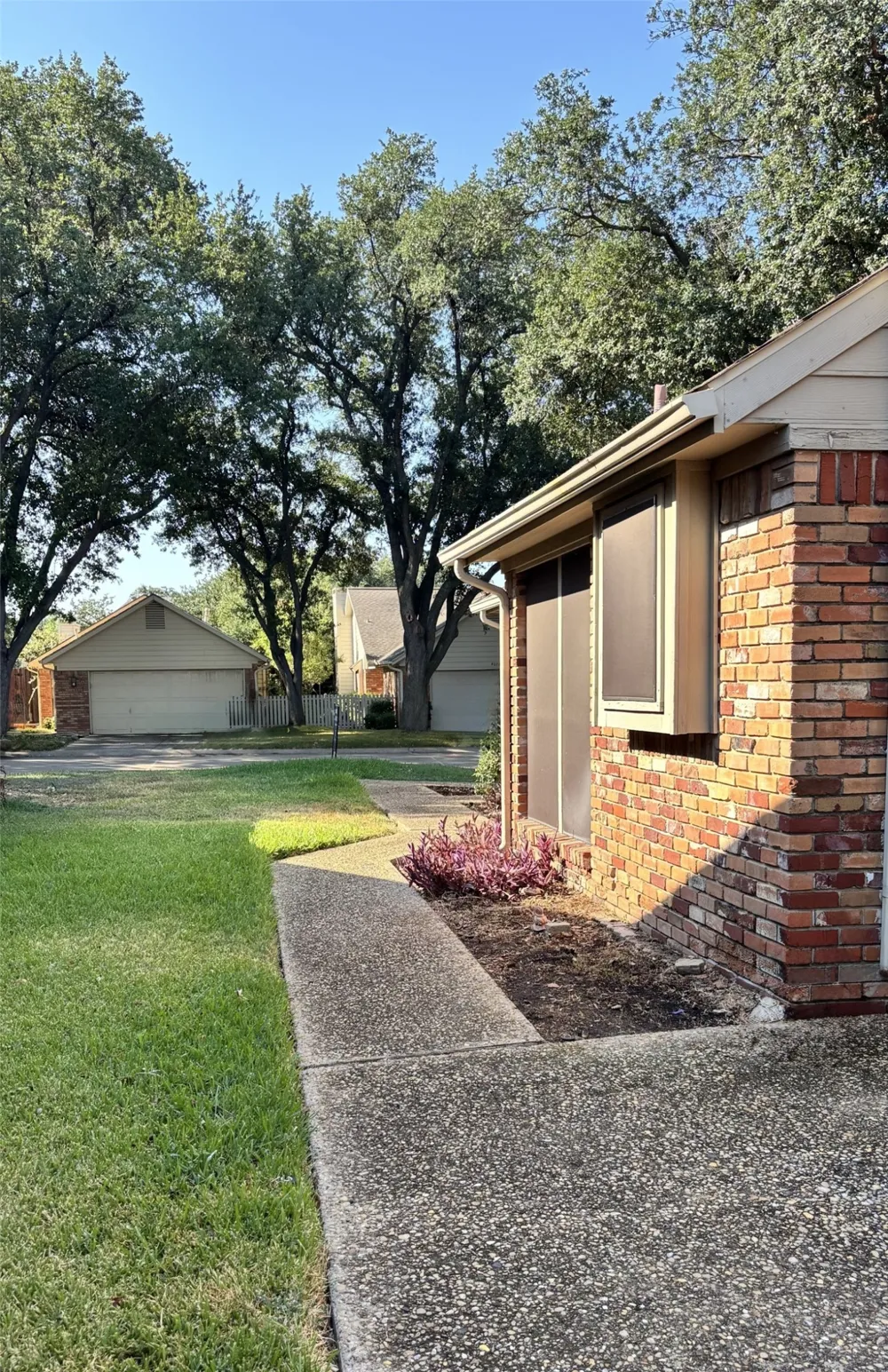 4019 Rive Lane Addison, TX 75001