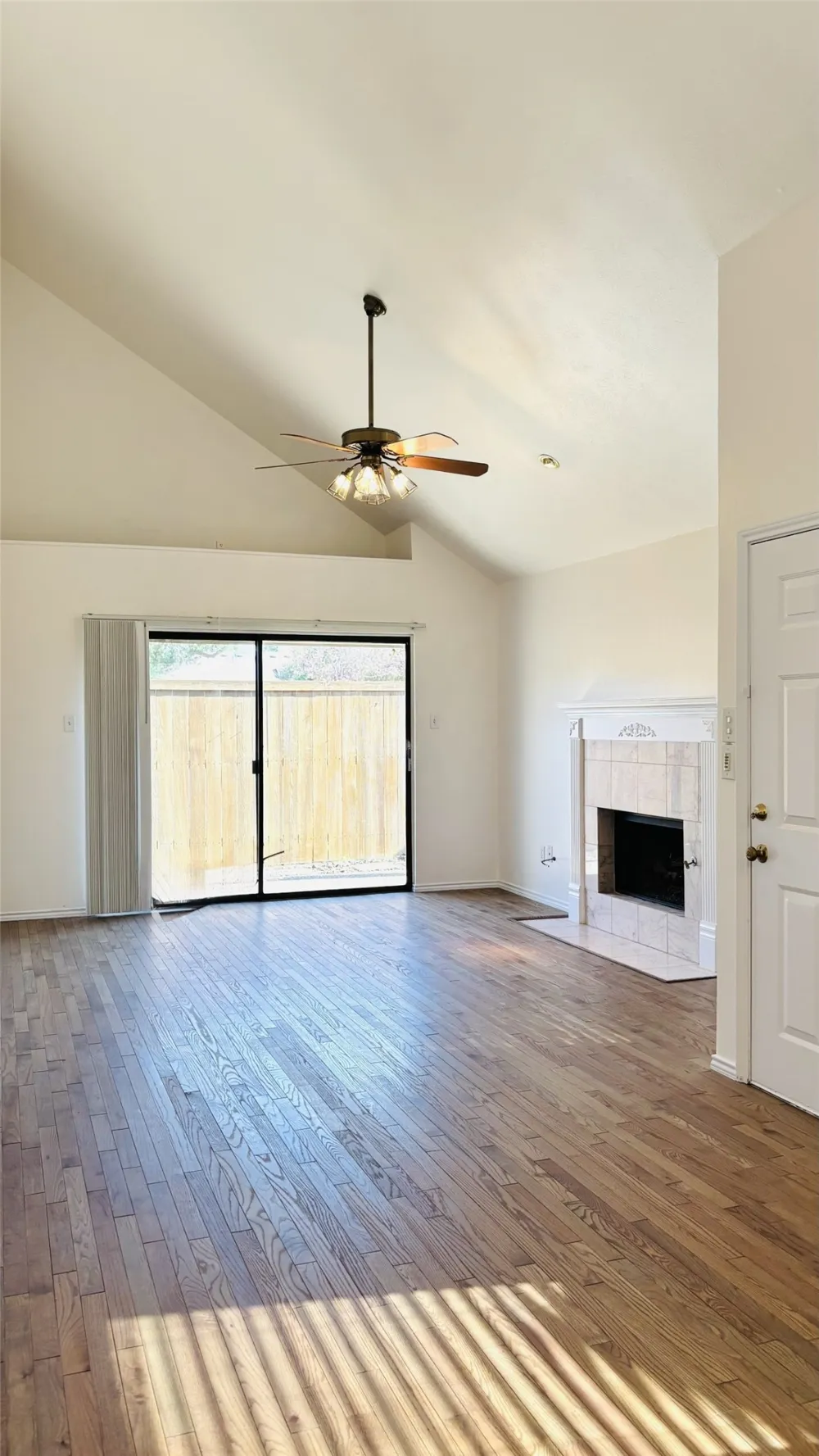 4019 Rive Lane Addison, TX 75001