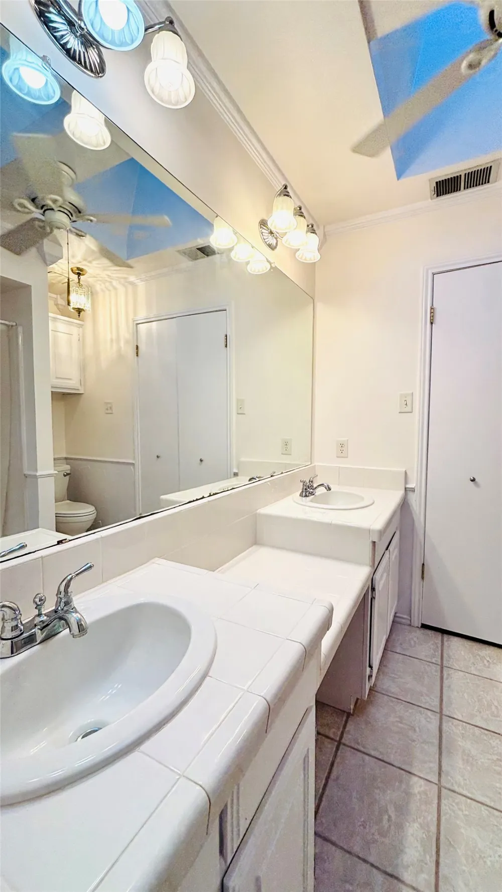 4019 Rive Lane Addison, TX 75001