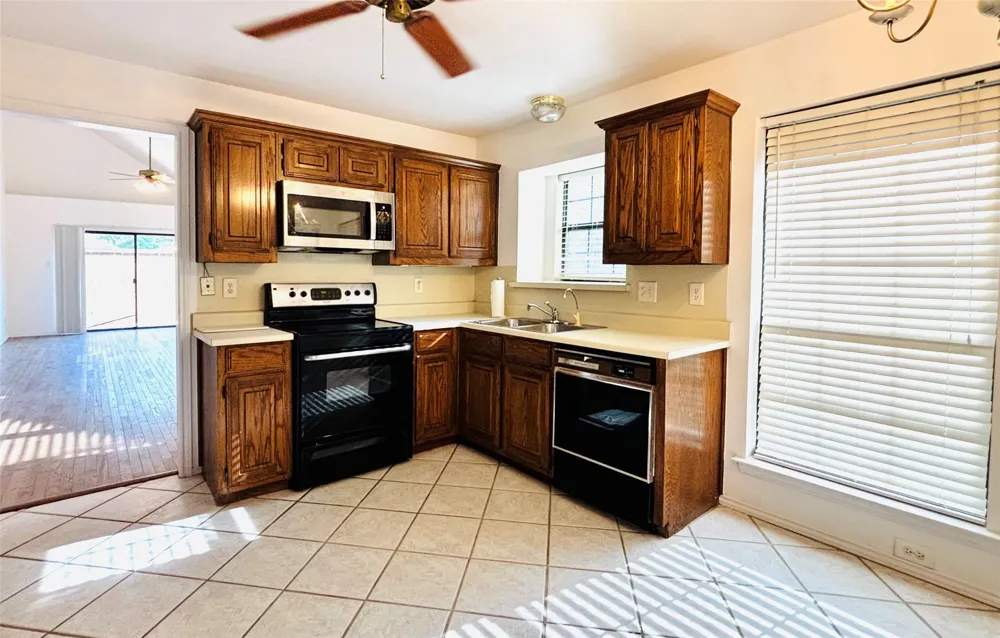 4019 Rive Lane Addison, TX 75001
