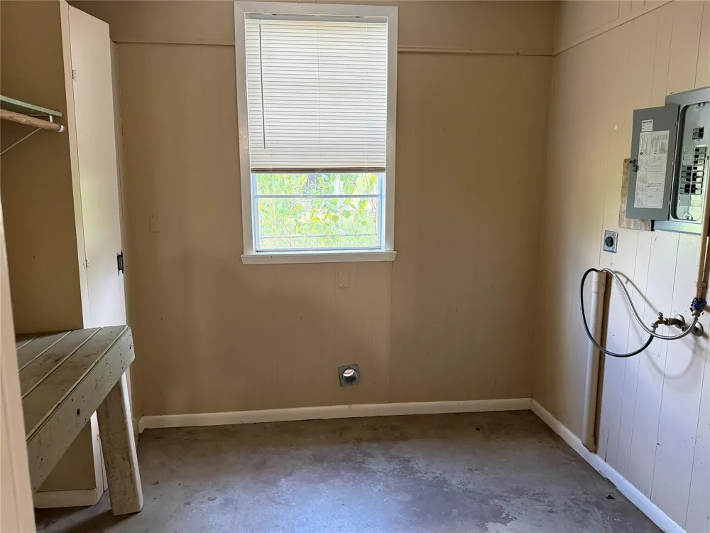 426 E Fm 1093 Road Wallis, TX 77485