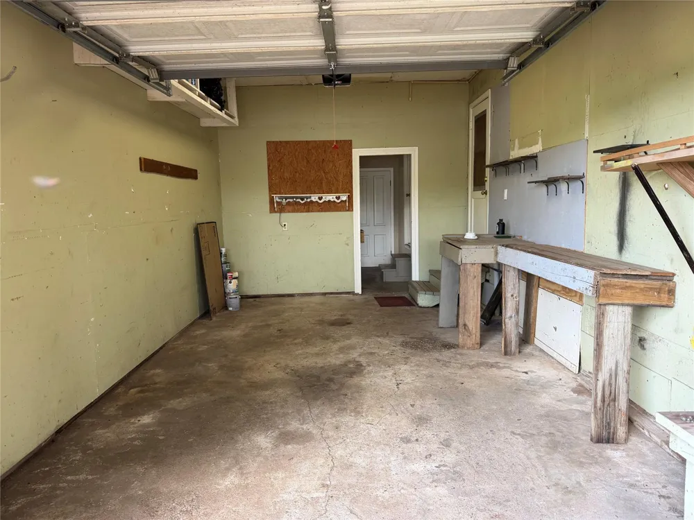 426 E Fm 1093 Road Wallis, TX 77485