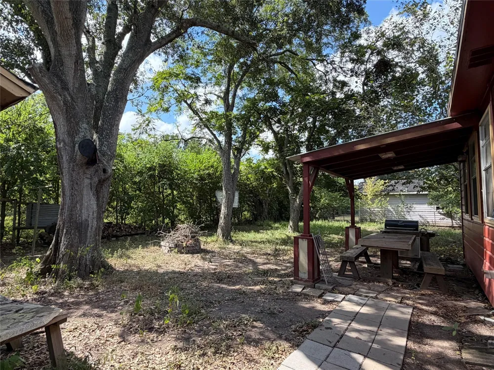 426 E Fm 1093 Road Wallis, TX 77485