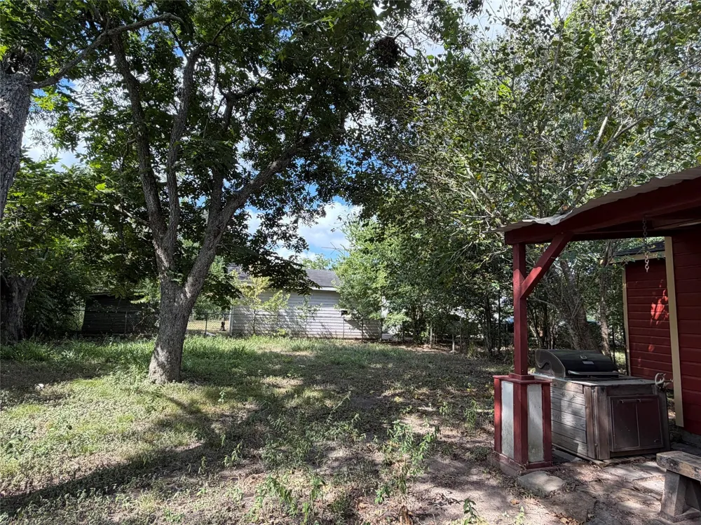 426 E Fm 1093 Road Wallis, TX 77485