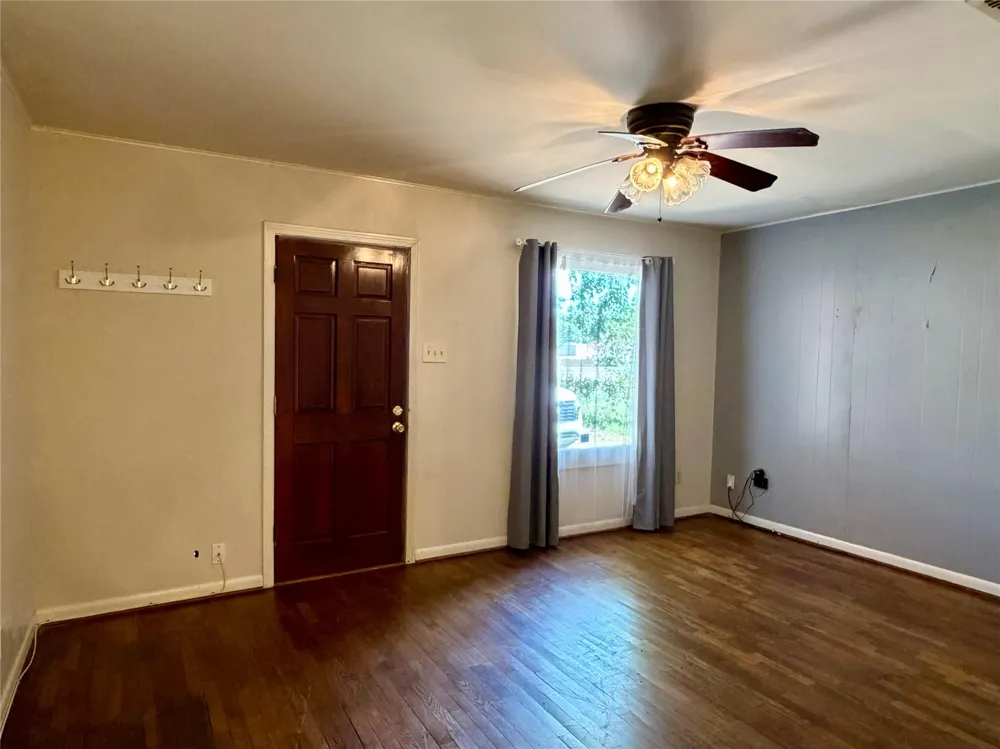 426 E Fm 1093 Road Wallis, TX 77485