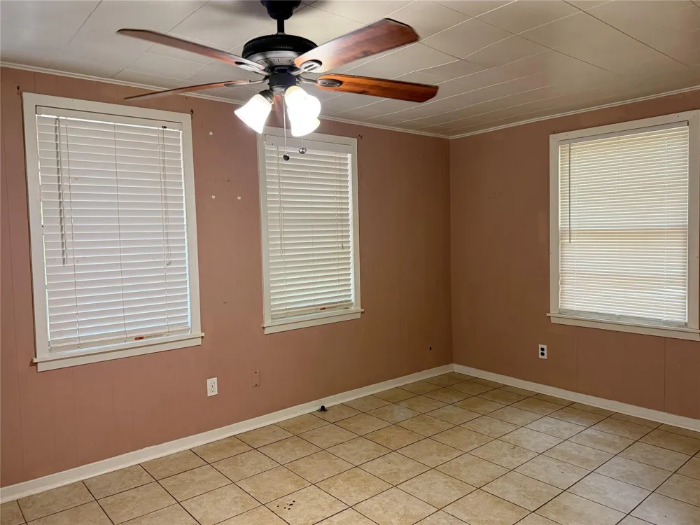 426 E Fm 1093 Road Wallis, TX 77485