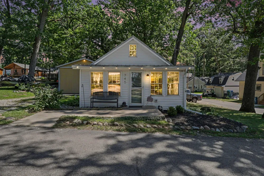 745 Waterfront Drive Kinderhook Township, MI 49036