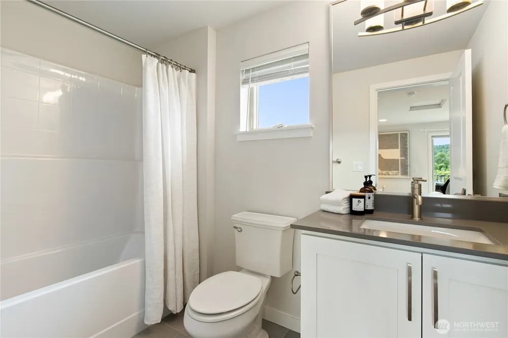 1429 8th Avenue NE #8 Issaquah, WA 98029