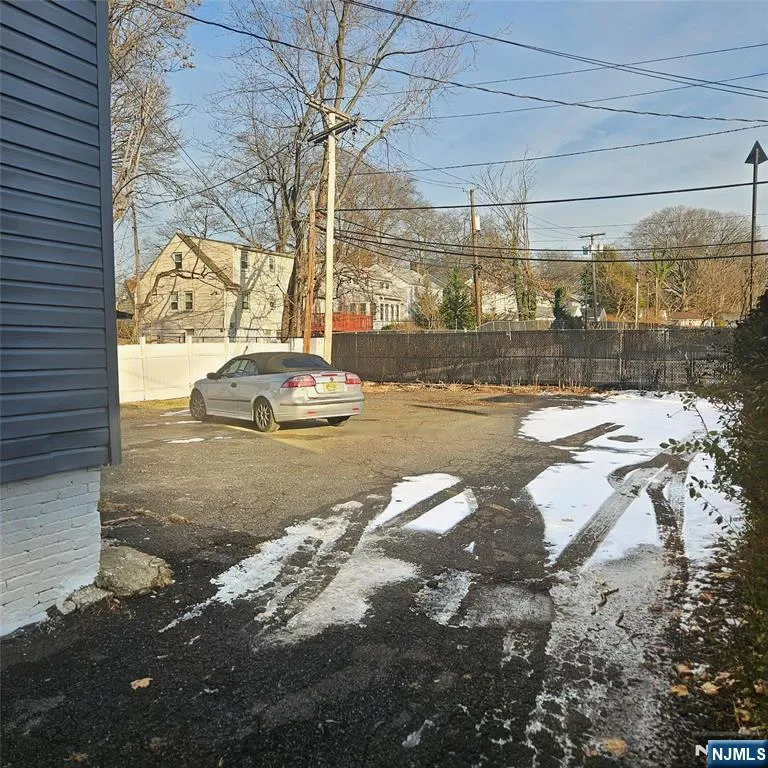 314 N Park Street 2 East Orange, NJ 07017