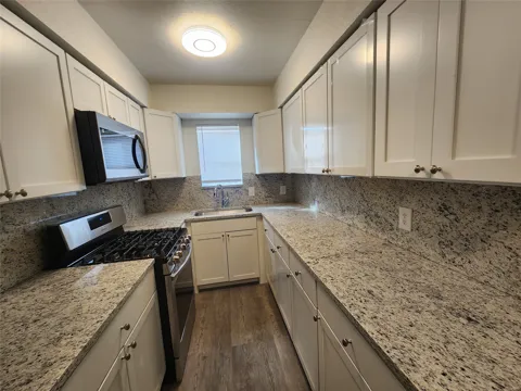 2404 Louise Street #4