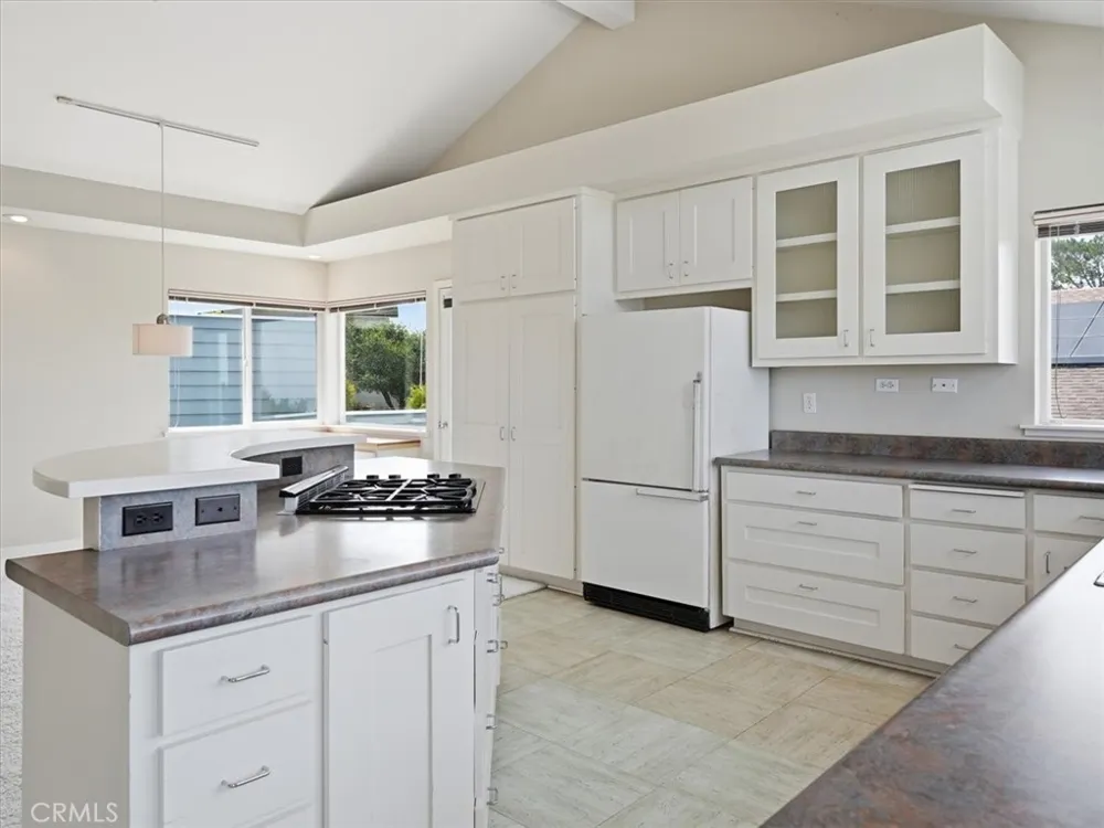 2770 Holden Cambria, CA 93428