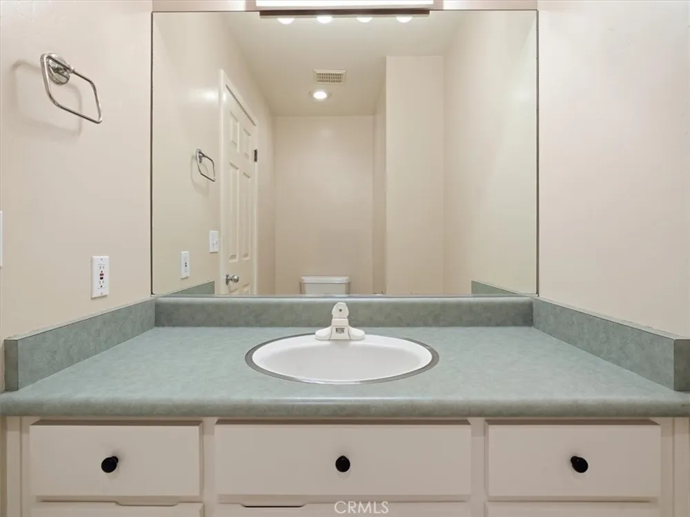 2770 Holden Cambria, CA 93428