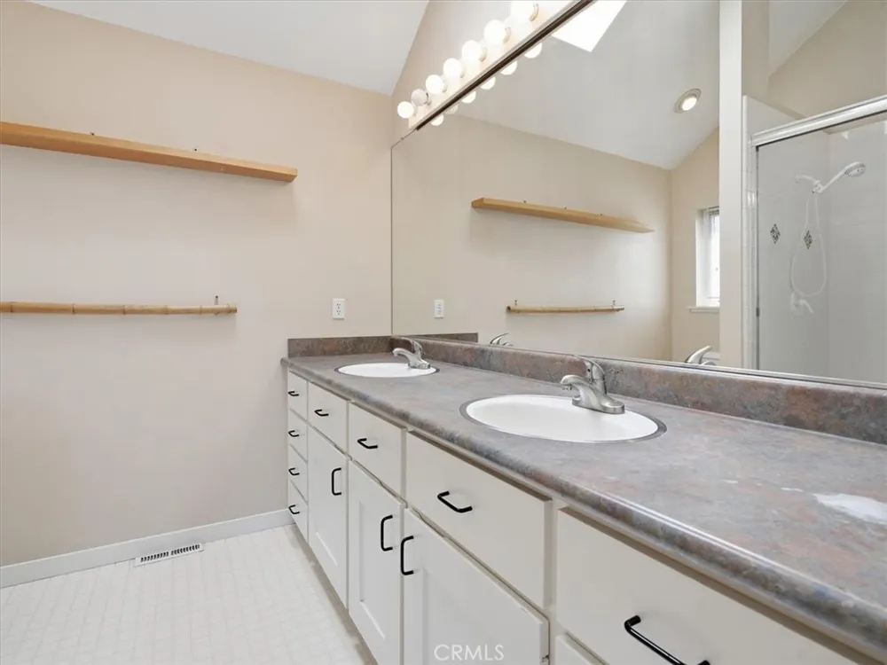 2770 Holden Cambria, CA 93428