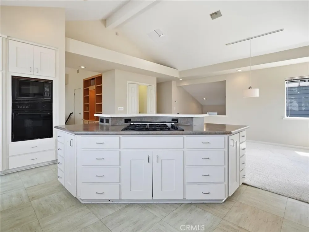 2770 Holden Cambria, CA 93428