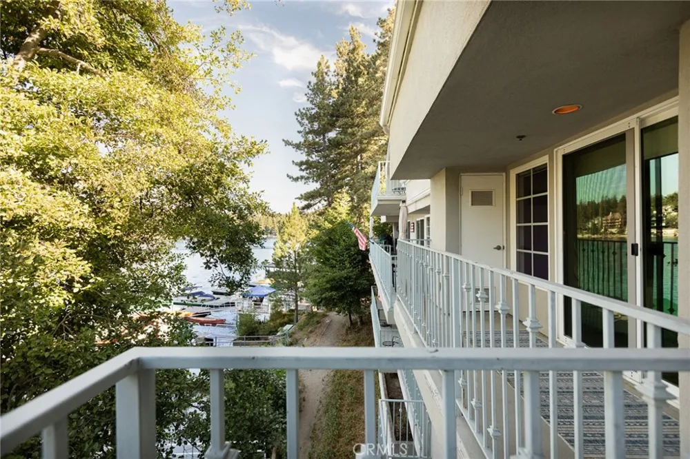 366 Lake Resort Lake Arrowhead, CA 92352