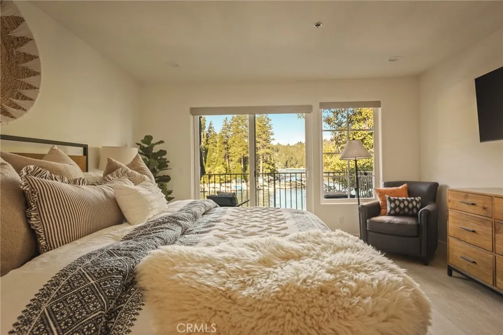 366 Lake Resort Lake Arrowhead, CA 92352