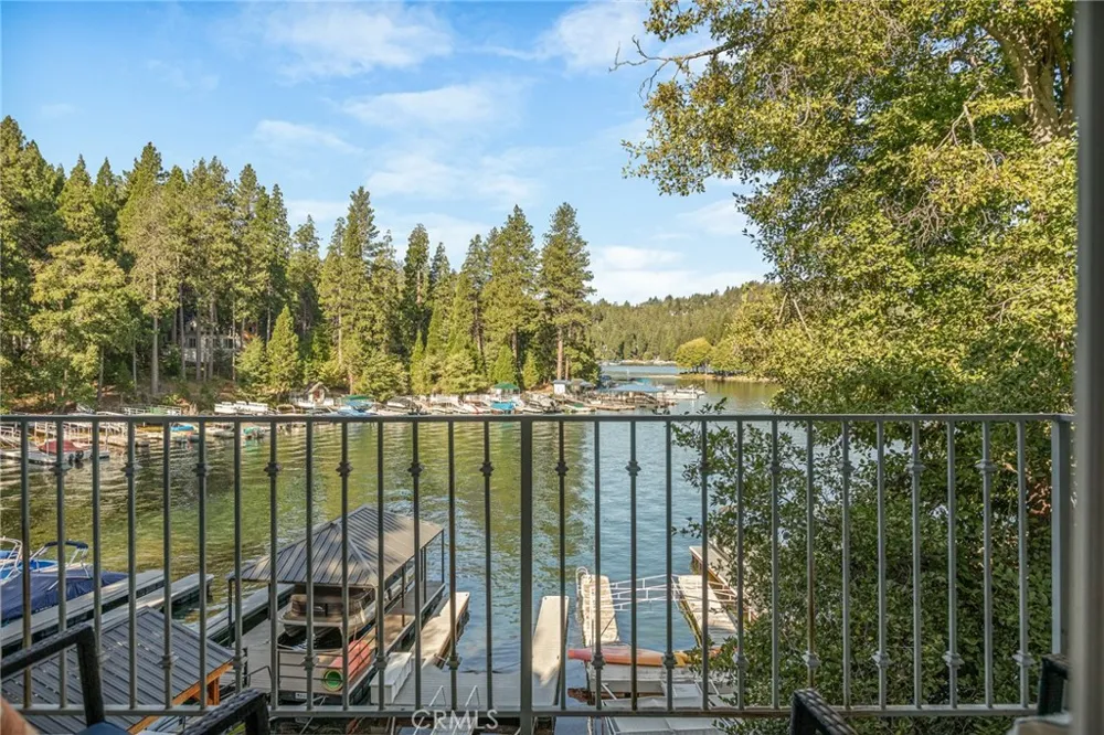 366 Lake Resort Lake Arrowhead, CA 92352