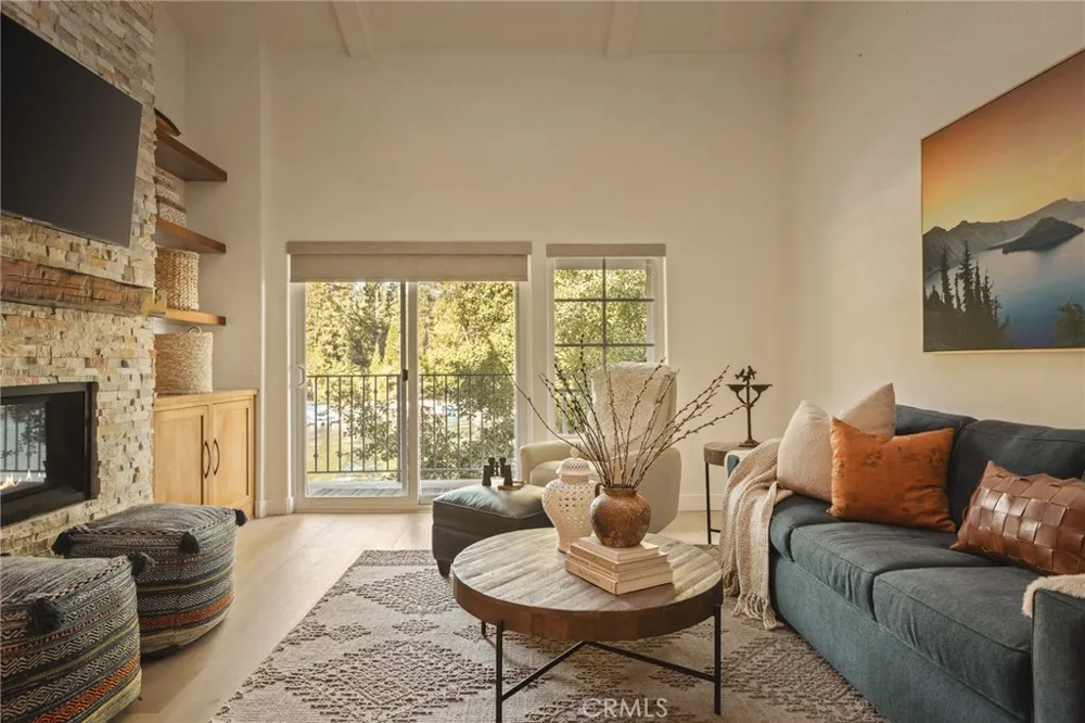 366 Lake Resort Lake Arrowhead, CA 92352