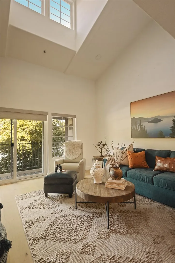 366 Lake Resort Lake Arrowhead, CA 92352