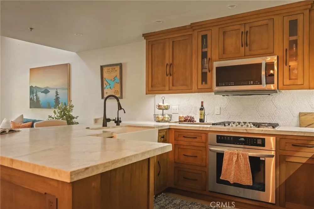 366 Lake Resort Lake Arrowhead, CA 92352