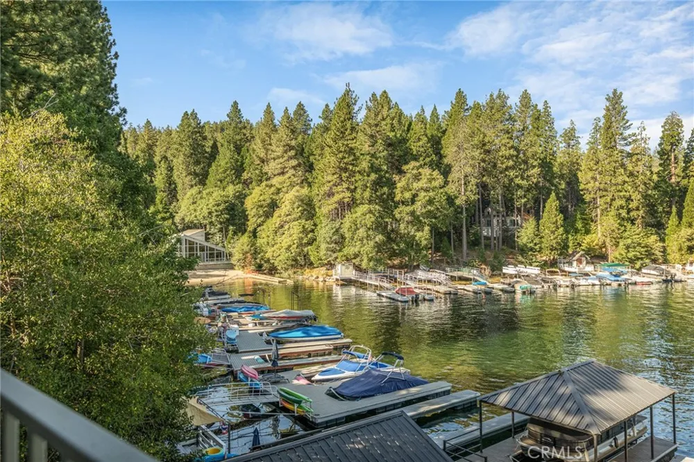 366 Lake Resort Lake Arrowhead, CA 92352