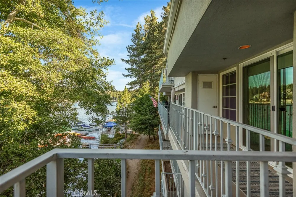 366 Lake Resort Lake Arrowhead, CA 92352
