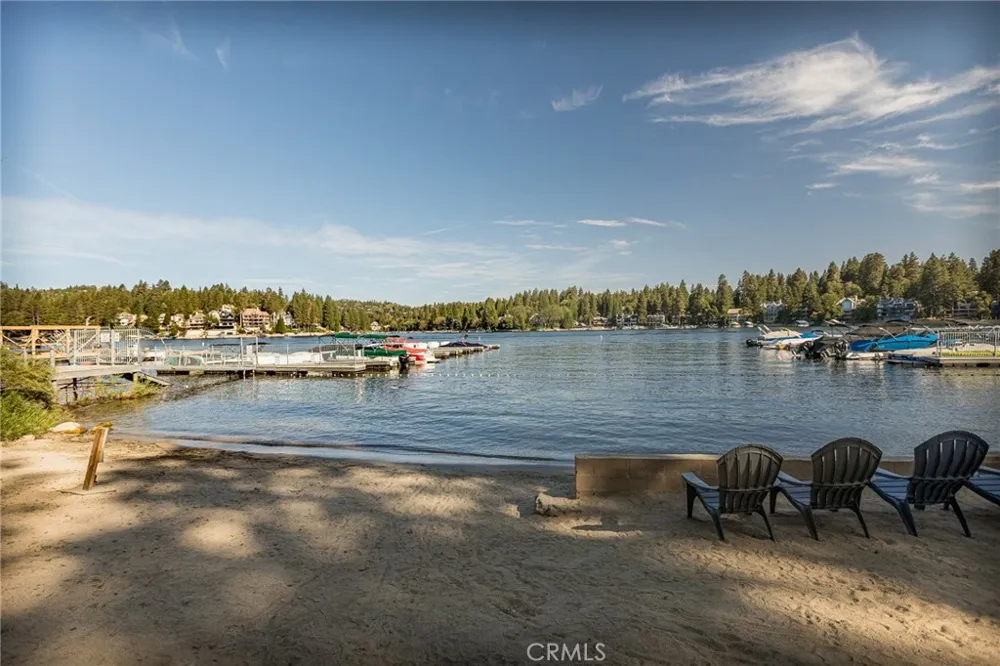 366 Lake Resort Lake Arrowhead, CA 92352