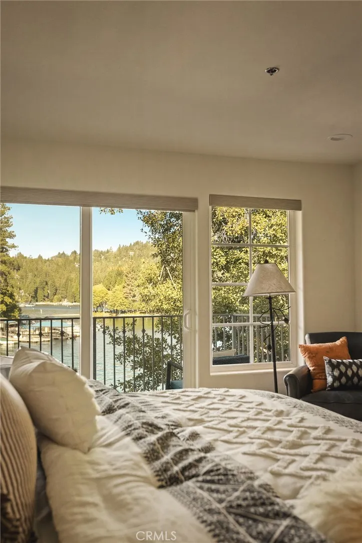 366 Lake Resort Lake Arrowhead, CA 92352