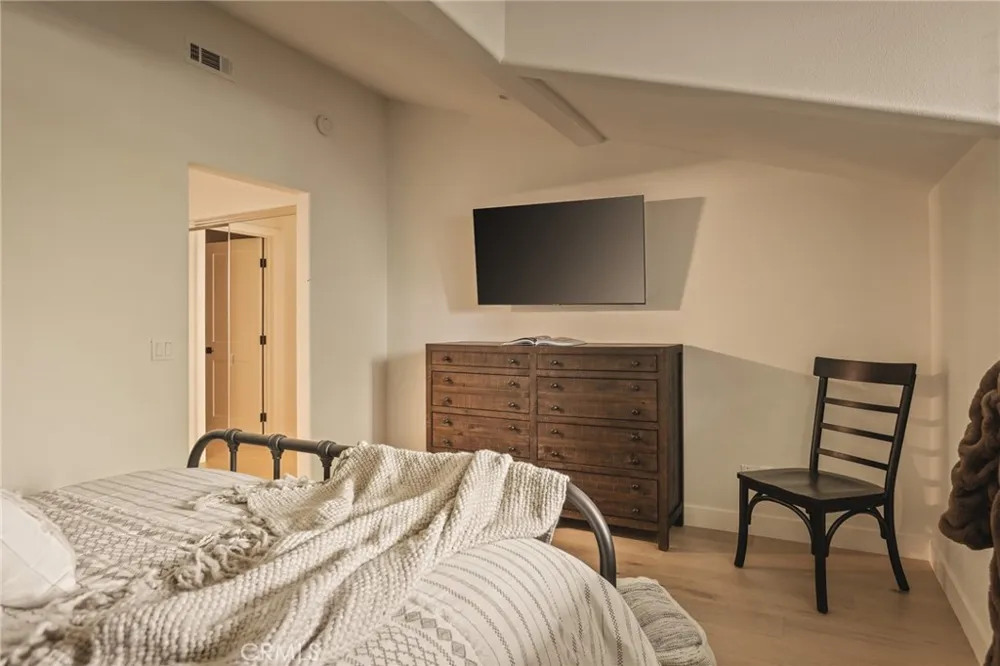 366 Lake Resort Lake Arrowhead, CA 92352