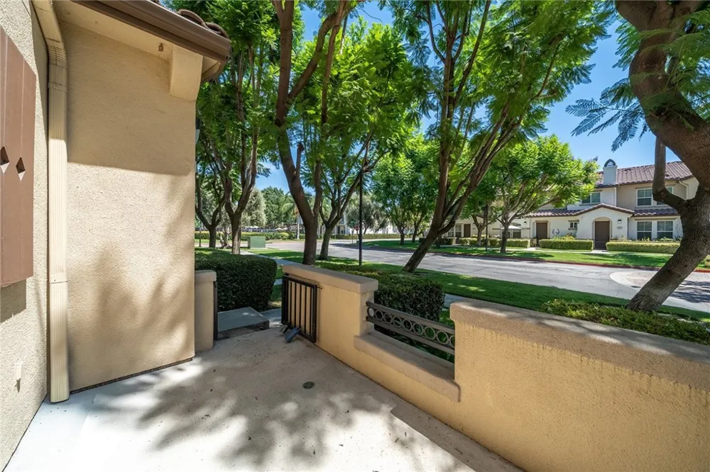6366 Estrela Eastvale, CA 91752