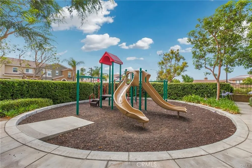 6366 Estrela Eastvale, CA 91752
