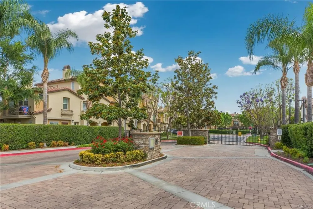 6366 Estrela Eastvale, CA 91752