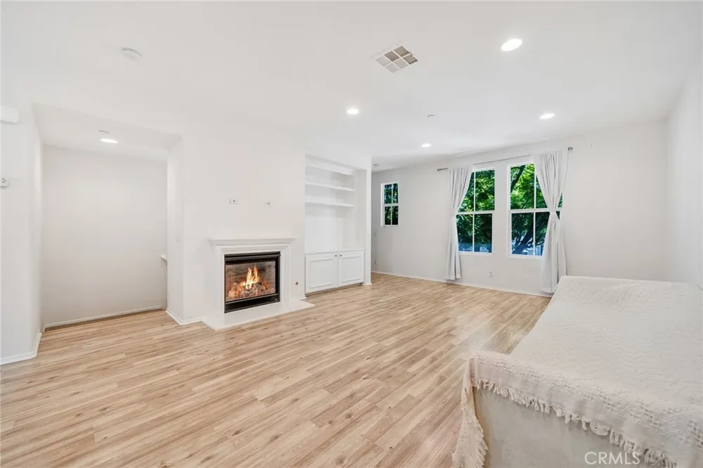 6366 Estrela Eastvale, CA 91752