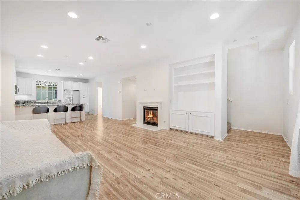 6366 Estrela Eastvale, CA 91752